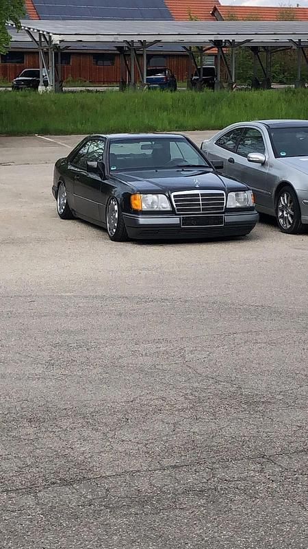 Gebraucht Mercedes E320 224 PS (164 kW) 1994 Grau Coupé