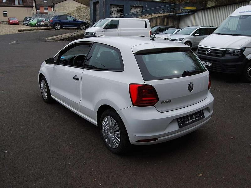 Gebraucht VW Polo Trendline 60 PS (44 kW) 2014 Pure white Limousine