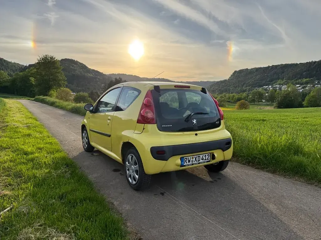 Gebraucht Peugeot 107 68 PS (50 kW) 2009 Gelb Kleinwagen