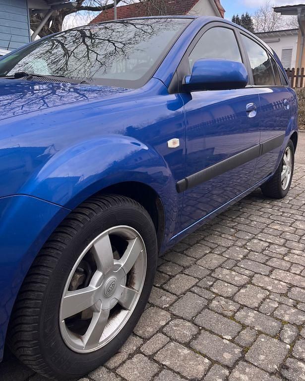 Gebraucht Kia Rio EX 111 PS (81 kW) 2005 Blau Limousine
