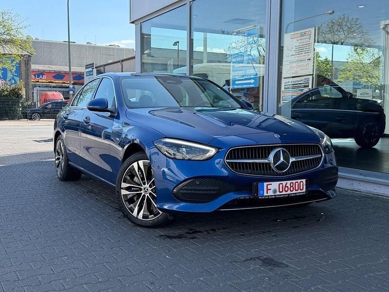 Gebraucht Mercedes C300e Avantgarde 313 PS (230 kW) 2022 Blau Limousine