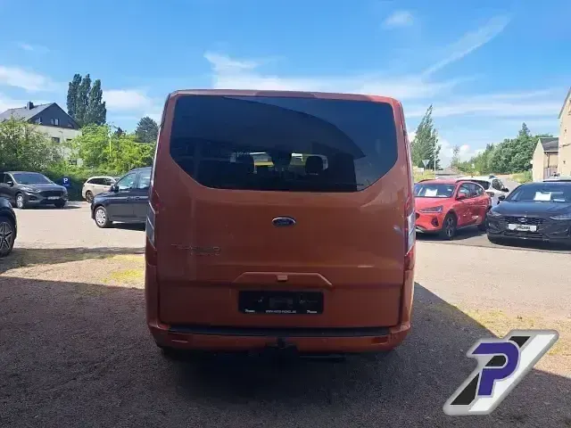 Gebraucht Ford Tourneo Custom Titanium 125 PS (91 kW) 2023 Orange Van