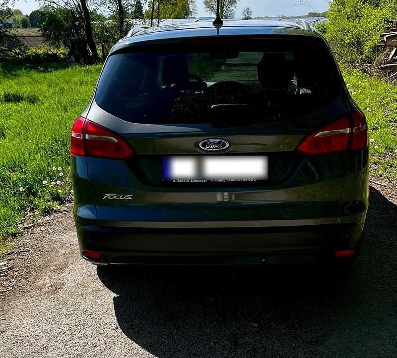 Second-hand Ford Focus Titanium 120 CP (88 kW) 2017 Gri Break