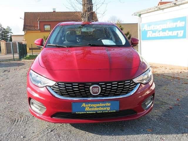 Gebraucht Fiat Tipo Lounge 95 PS (69 kW) 2017 Rot Limousine