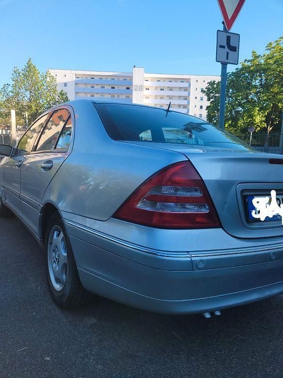 Gebraucht Mercedes C180 129 PS (94 kW) 2001 Silber Limousine