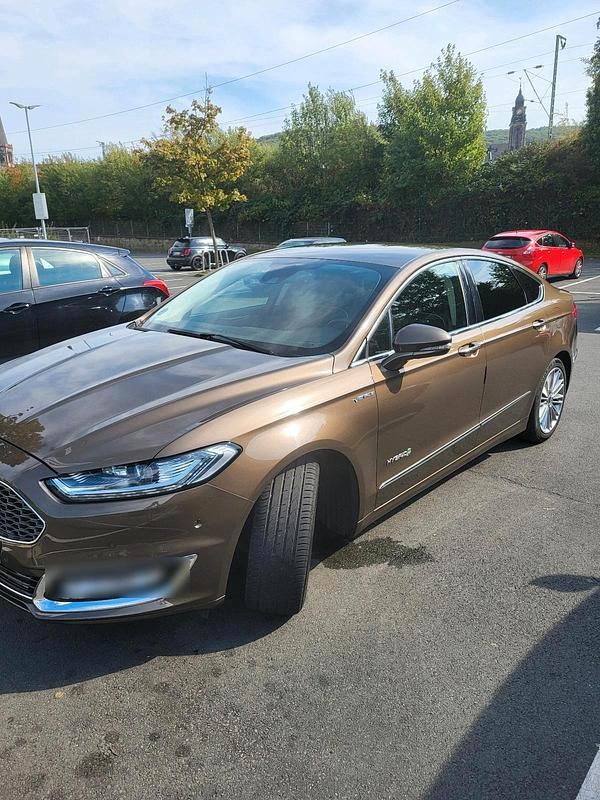 Gebraucht Ford Mondeo 140 PS (102 kW) 2016 Braun Limousine