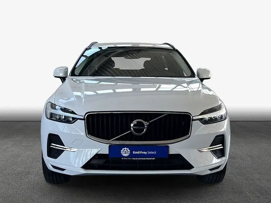Gebraucht Volvo XC60 Momentum 197 PS (144 kW) 2022 Ice white 614 SUV