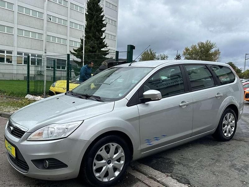 Gebraucht Ford Focus Style 110 PS (80 kW) 2010 Silber Kombi