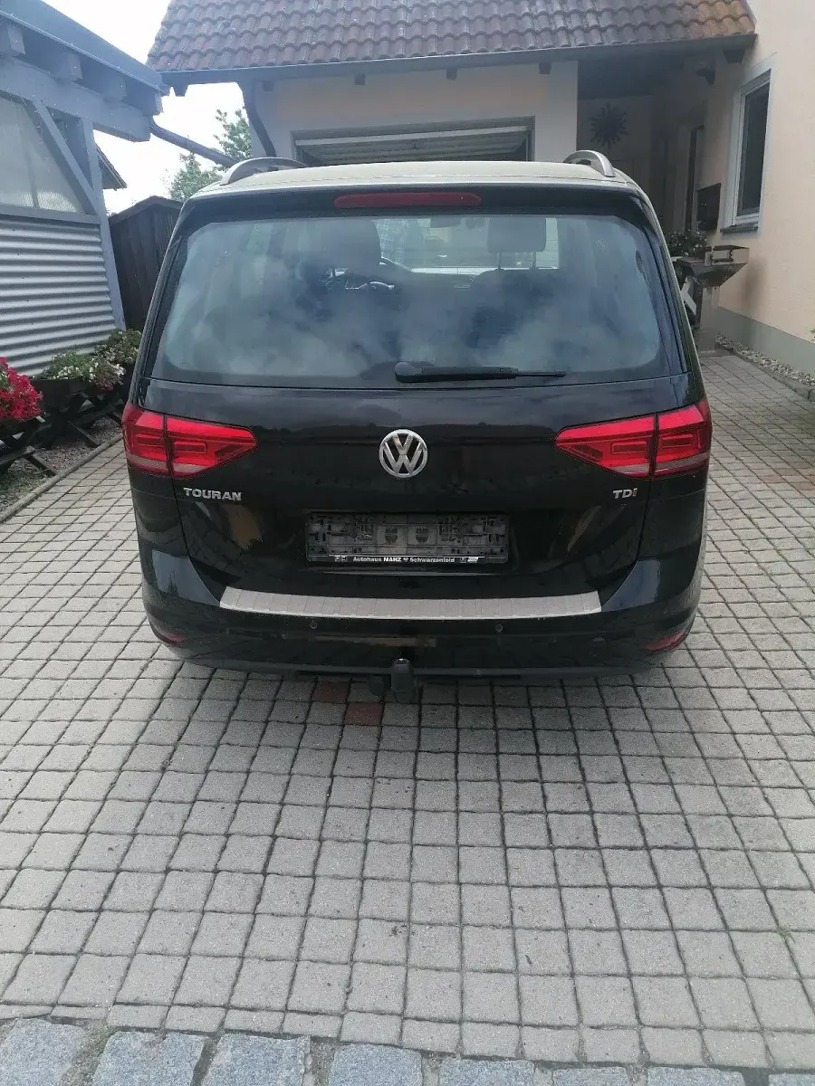 Gebraucht VW Touran 110 PS (80 kW) 2015 Schwarz Van / Kleinbus