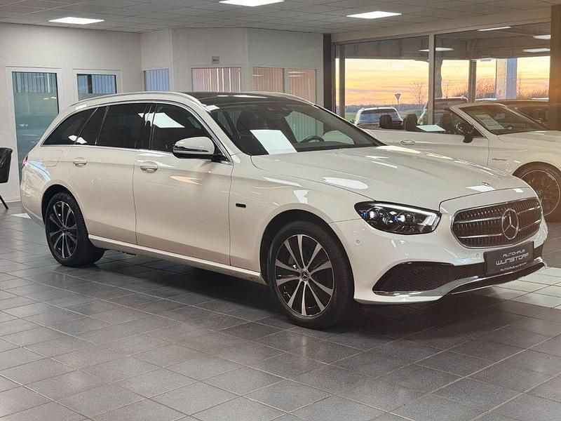Gebraucht Mercedes E300 194 PS (142 kW) 2021 Weiß Limousine