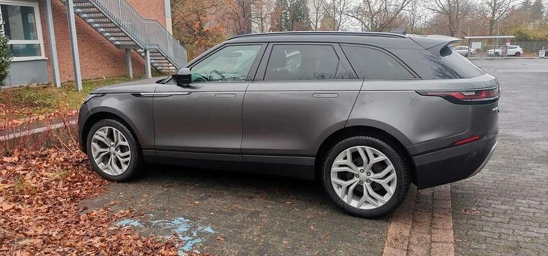 Grau Gebraucht 2018 Land Rover Range Rover Velar HSE SUV | 33.900 € (Guter Preis) - Bild 1/4