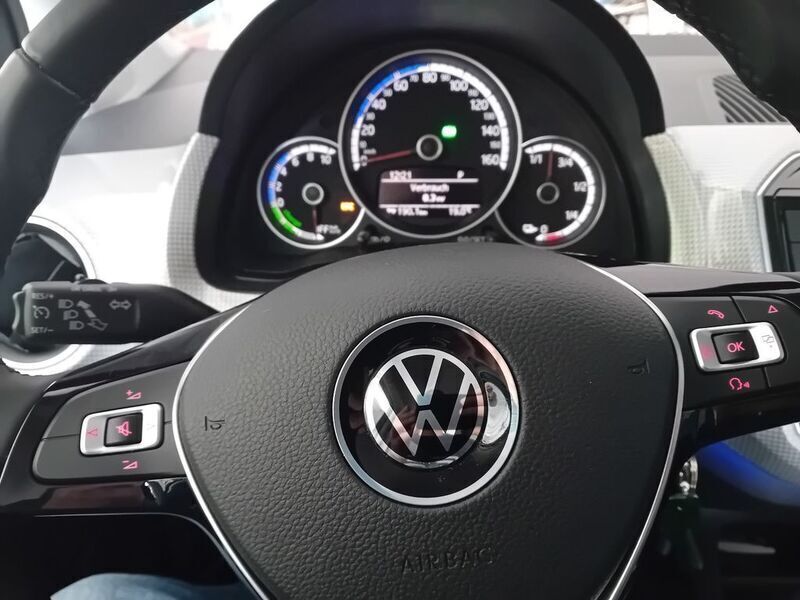 Blau Gebraucht 2022 VW e-up! Kleinwagen | 14.400 € (Guter Preis) - Bild 1/4