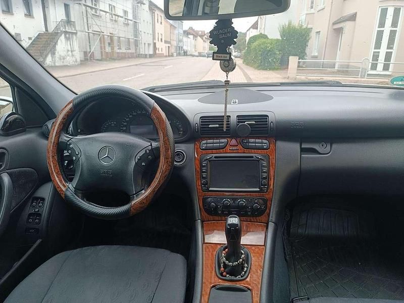 Gebraucht 2003 Mercedes C180 Classic Limousine | 2.750 € (Teuer) - Bild 1/4