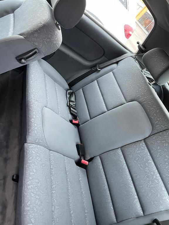 Second-hand Audi A3 101 CP (74 kW) 1996 Albastru Hatchback