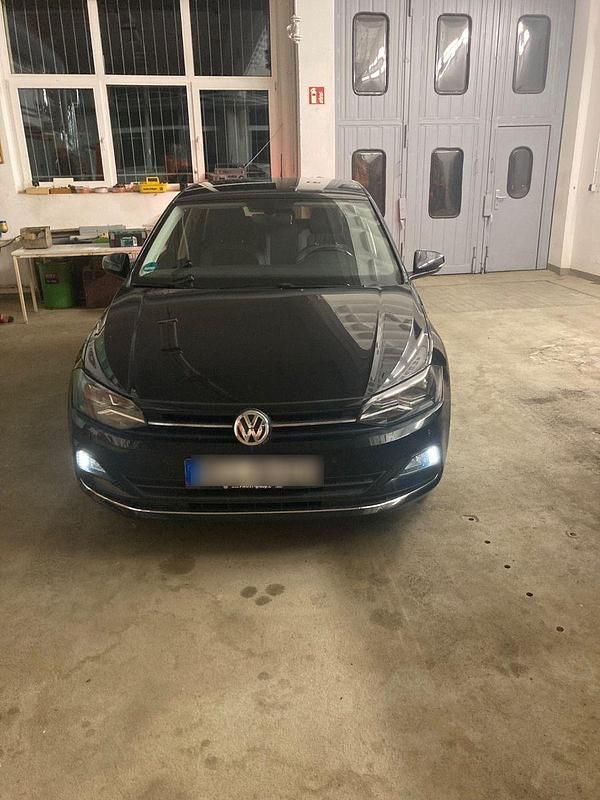 Gebraucht VW Polo Highline 95 PS (69 kW) 2017 Schwarz Kleinwagen