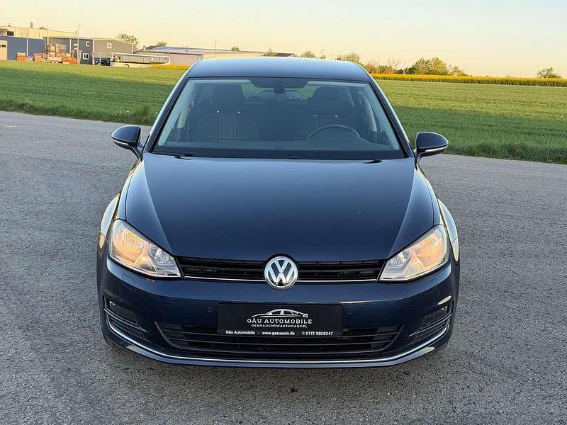 Gebraucht VW Golf VII LOUNGE 125 PS (91 kW) 2016 Night blue metallic Kleinwagen