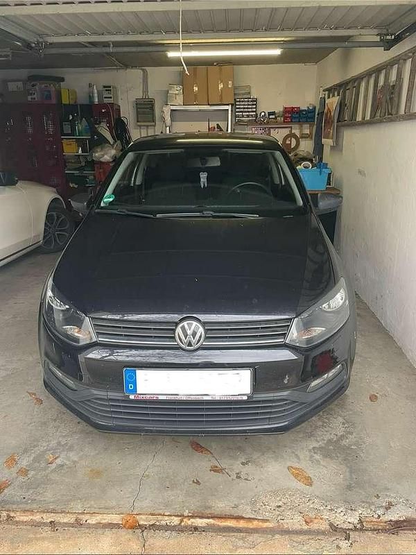 Schwarz Gebraucht 2014 VW Polo Trendline Limousine | 6.500 € (Teuer) - Bild 1/4