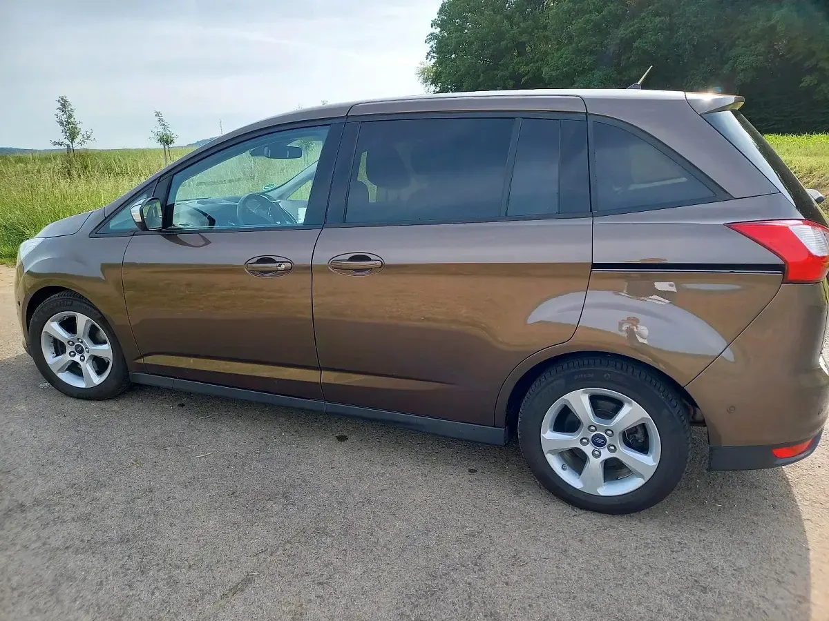 Gebraucht Ford Grand C-Max 150 PS (110 kW) 2018 Braun Van / Kleinbus