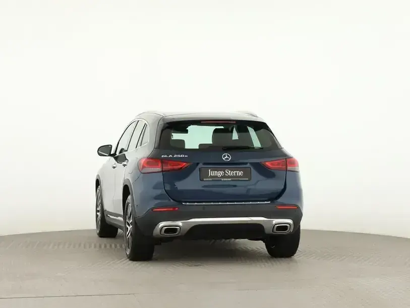 Gebraucht Mercedes GLA250 Progressive 160 PS (117 kW) 2022 Denimblau metallic SUV