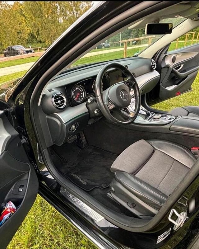 Gebraucht Mercedes E220 Avantgarde 194 PS (142 kW) 2017 Schwarz Kombi