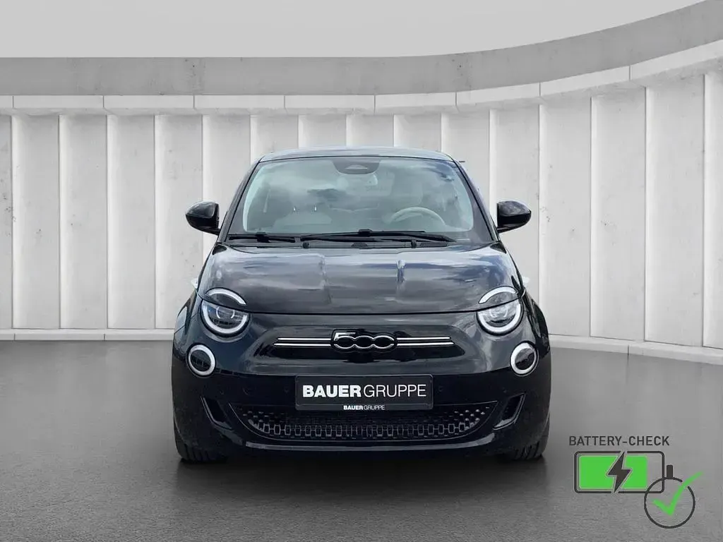 Gebraucht Fiat 500e La Prima 86 kW (118 PS) 2023 Schwarz Kleinwagen