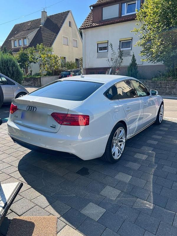 Gebraucht Audi A5 Sportback Design 190 PS (139 kW) 2015 Weiß Kleinwagen