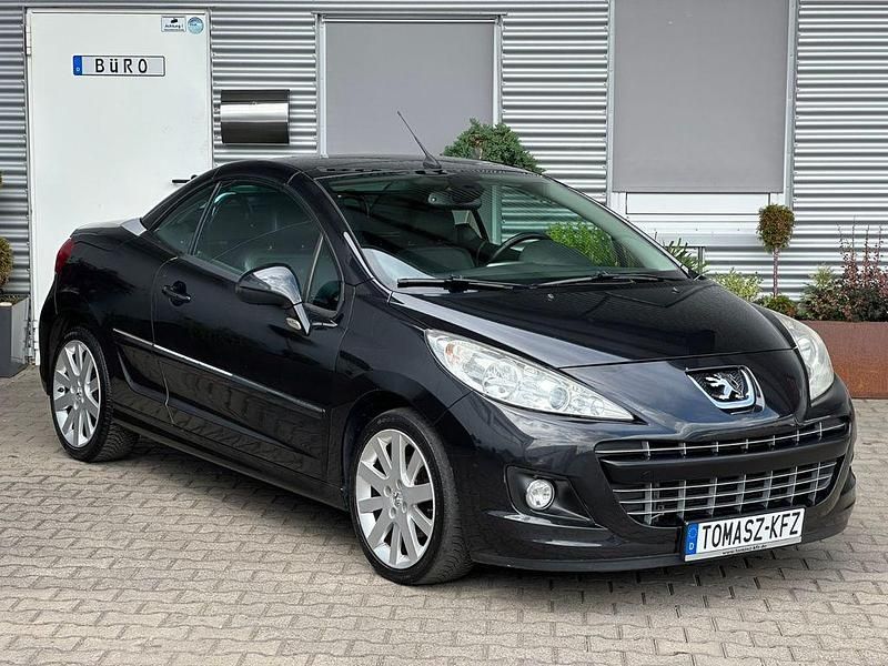 Schwarz Gebraucht 2011 Peugeot 207 CC Platinum Cabrio | 5.950 € (Teuer) - Bild 1/4