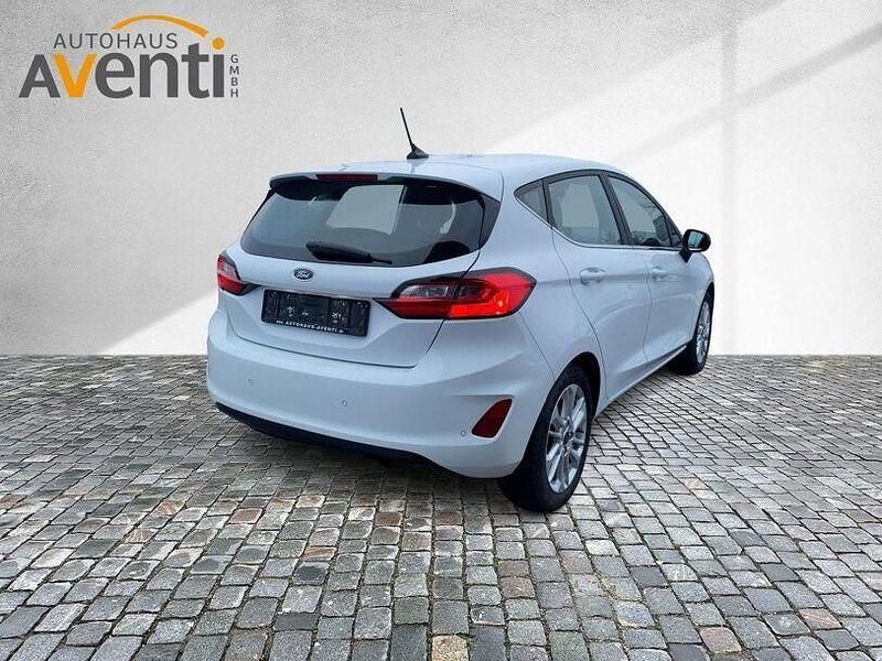 Gebraucht Ford Fiesta Titanium 101 PS (74 kW) 2022 Weiss Kleinwagen