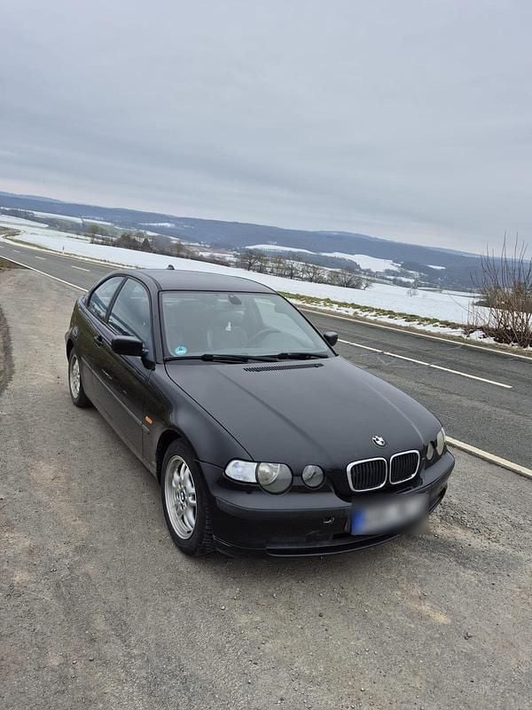 Gebraucht BMW 318 Basis 143 PS (105 kW) 2002 Schwarz Coupé