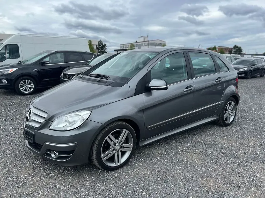 Gebraucht Mercedes B200 140 PS (102 kW) 2011 Grau Kleinwagen