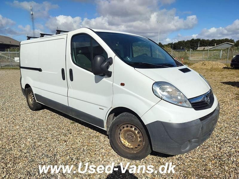 Gebraucht Opel Vivaro 114 PS (83 kW) 2011 Weiß Van / Kleinbus