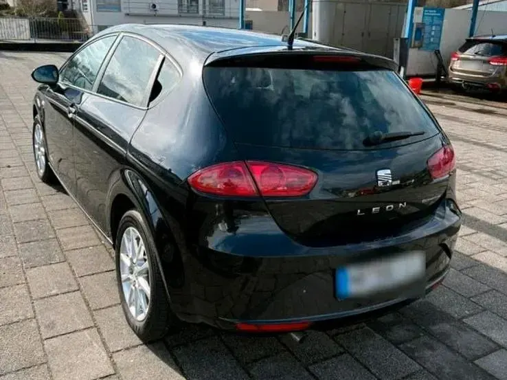 Usata Seat Leon 105 CV (77 kW) 2012 Nero Berlina