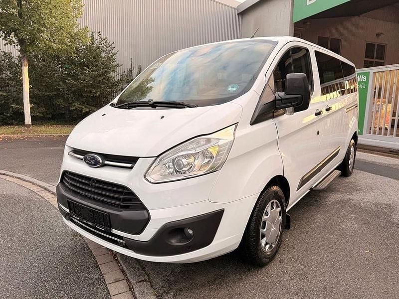 Weiß Gebraucht 2017 Ford Tourneo Custom Van | 14.490 € (Superpreis) - Bild 1/4