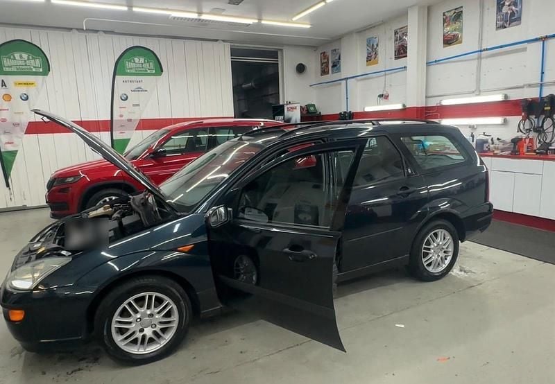 Gebraucht Ford Focus 116 PS (85 kW) 2002 Andere farben Kombi