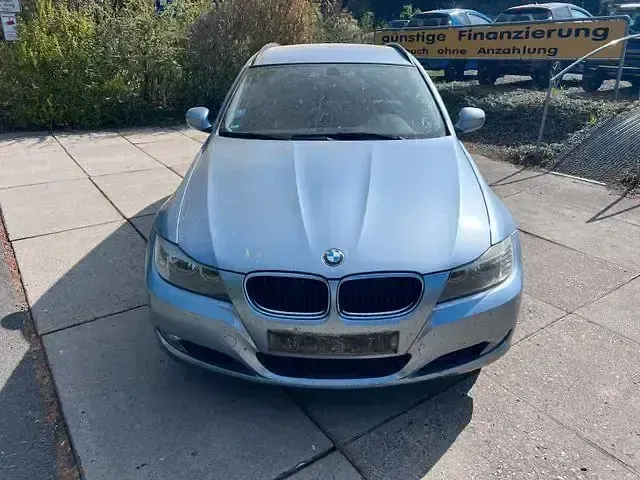 Używany BMW 318 143 KM (105 kW) 2010 Niebieski Kombi