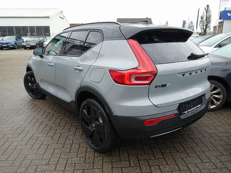 Neu Volvo EX40 Single Motor Extended Range 185 kW (252 PS) 2026 Grau SUV