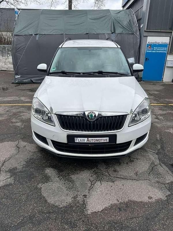 Gebraucht Skoda Roomster Plus Edition 86 PS (63 kW) 2013 Weiß Van / Kleinbus