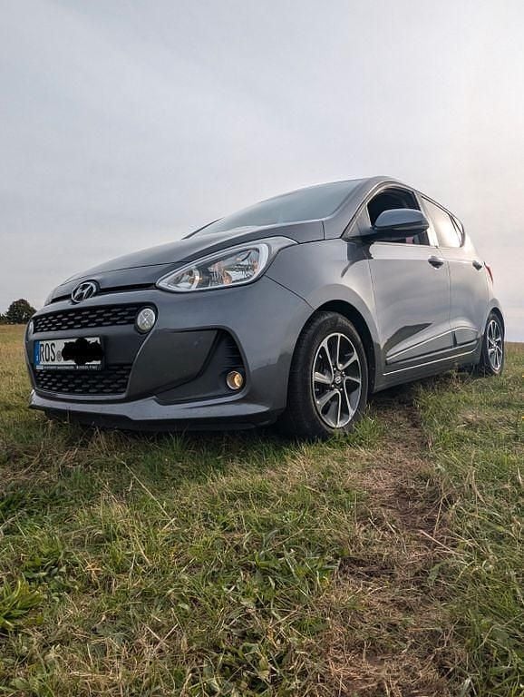 Gebraucht Hyundai i10 Passion Plus 87 PS (63 kW) 2018 Grau Kleinwagen