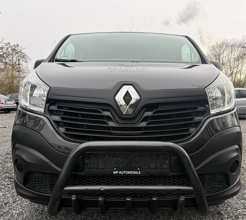 Gebraucht Renault Trafic 140 PS (102 kW) 2016 Schwarz Van / Kleinbus