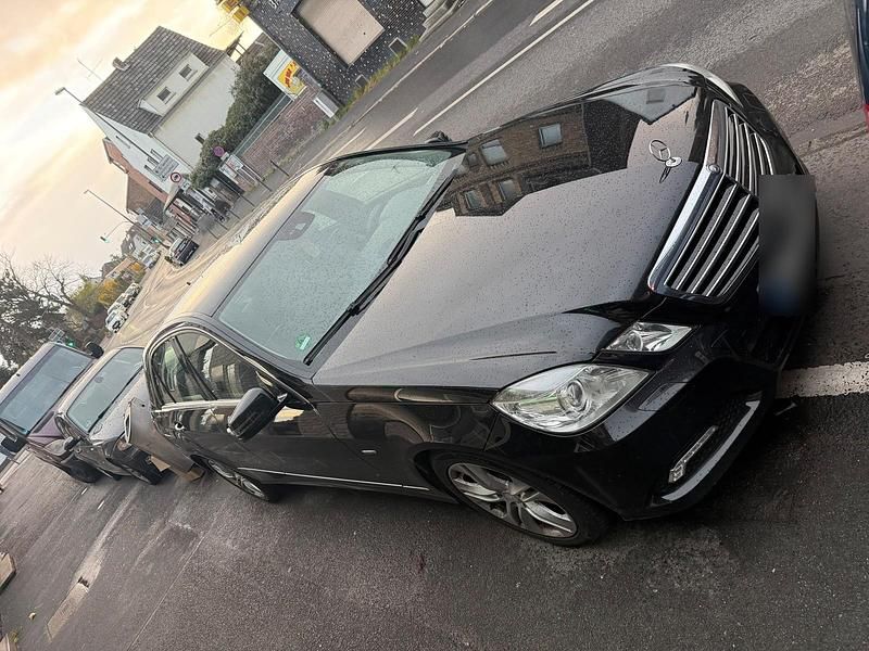 Gebraucht Mercedes E350 292 PS (214 kW) 2009 Schwarz Limousine