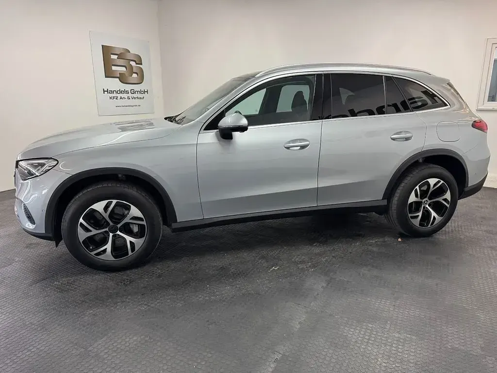 Gebraucht Mercedes GLC300de Avantgarde 197 PS (144 kW) 2025 Hightech silber SUV