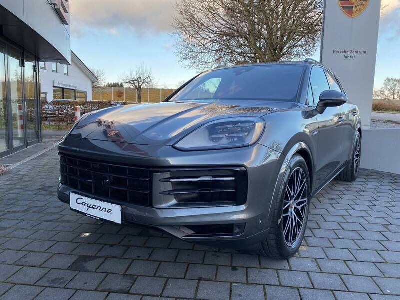 Quarzitgraumetallic Gebraucht 2024 Porsche Cayenne SUV | 124.290 € (Fairer Preis) - Bild 1/4