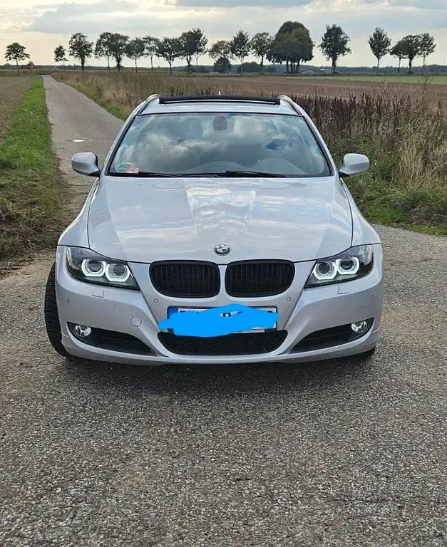 Gebraucht BMW 320 Sport Line 170 PS (125 kW) 2010 Silber Kombi