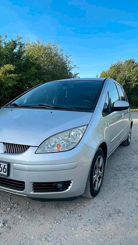 Grau Gebraucht 2006 Mitsubishi Colt Kleinwagen | 1.000 € - Bild 1/4