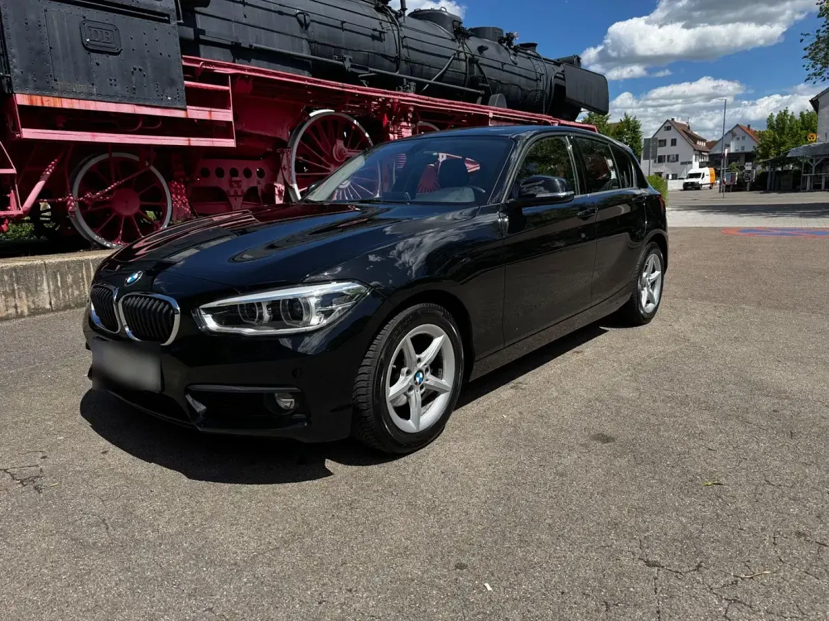Gebraucht BMW 116 Advantage 109 PS (80 kW) 2018 Schwarz Kleinwagen