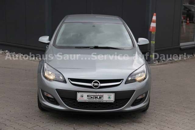 Gebraucht Opel Astra 165 PS (121 kW) 2012 Andere farbe metallic Limousine