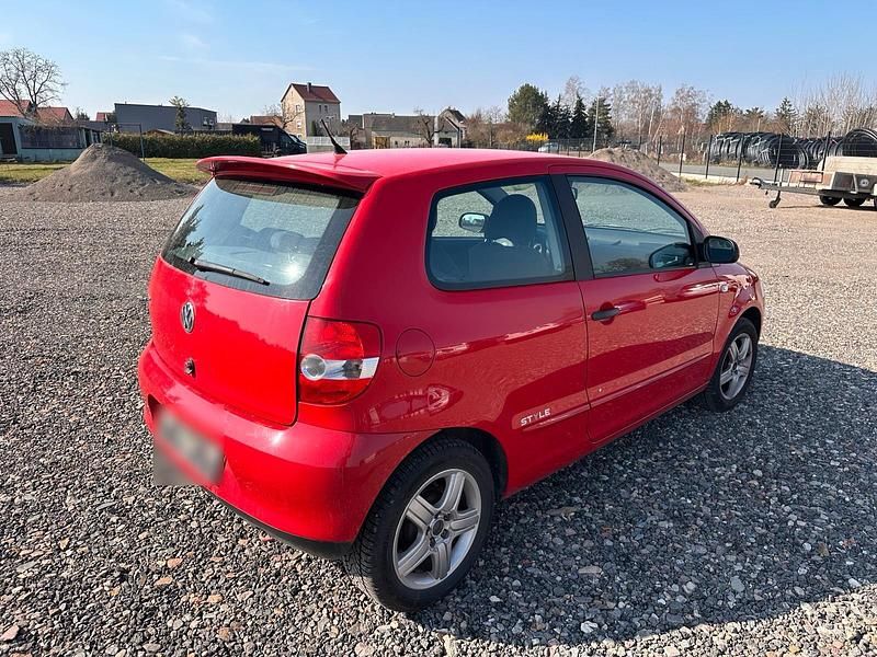 Gebraucht VW Fox 60 PS (44 kW) 2011 Rot Kleinwagen