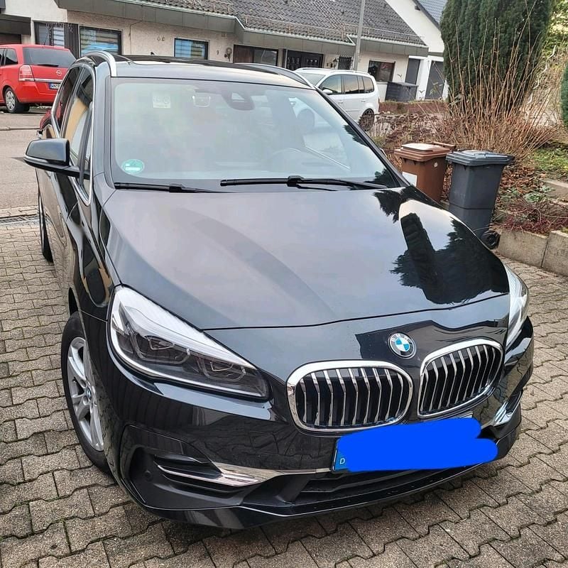 Schwarz Gebraucht 2019 BMW 220 Active Tourer Luxury Line Van / Kleinbus | 19.800 € (Guter Preis) - Bild 1/4