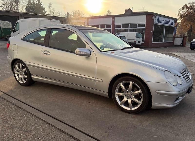 Silber Gebraucht 2001 Mercedes C180 Coupé | 4.200 € (Etwas zu teuer) - Bild 1/4
