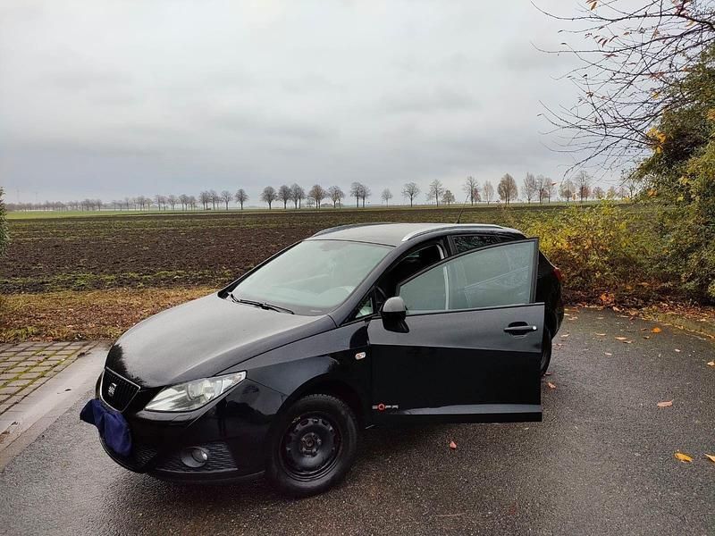 Schwarz Gebraucht 2012 Seat Ibiza ST Copa Kombi | 6.200 € (Fairer Preis) - Bild 1/4